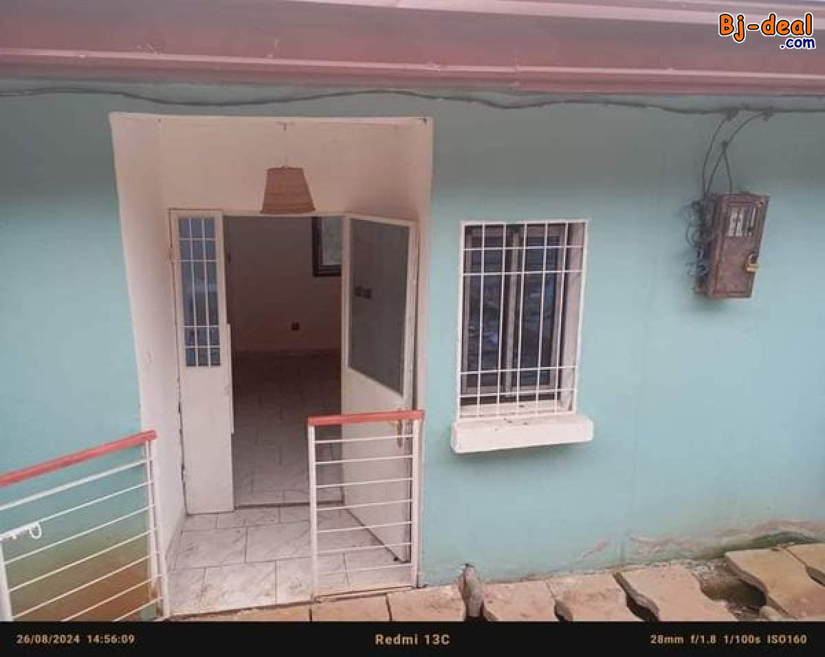 Image principale de Studio neuf  avec forage à Odza Happy Moto 250F