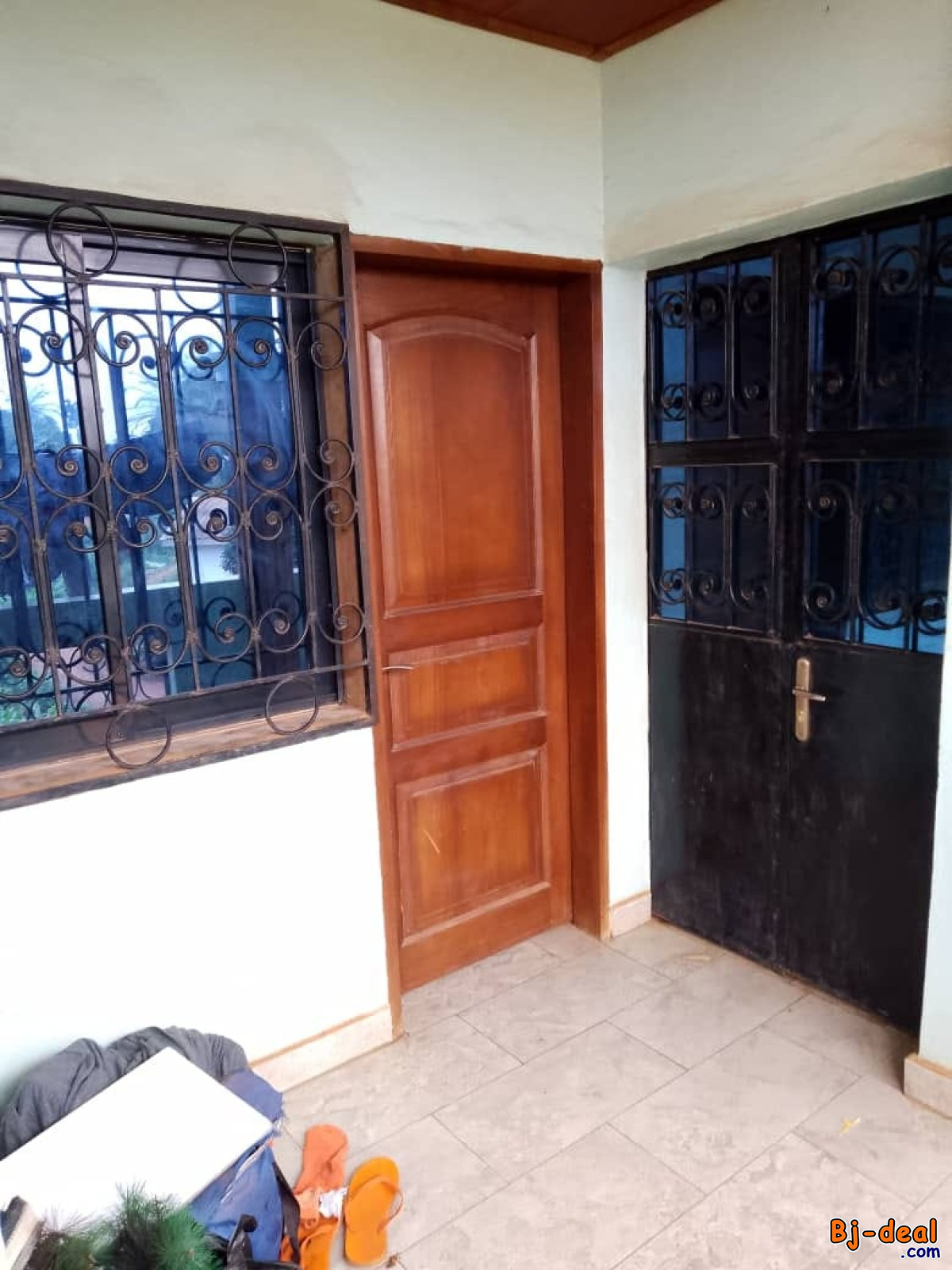 Image principale de Studio avec parking à Emombo