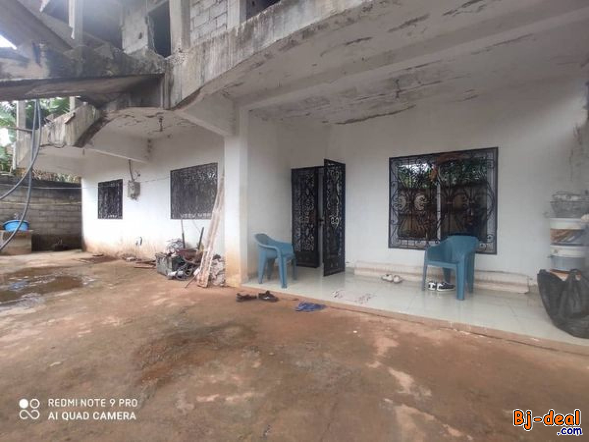 Image principale de appartement avec forage, parking à Nkoabang