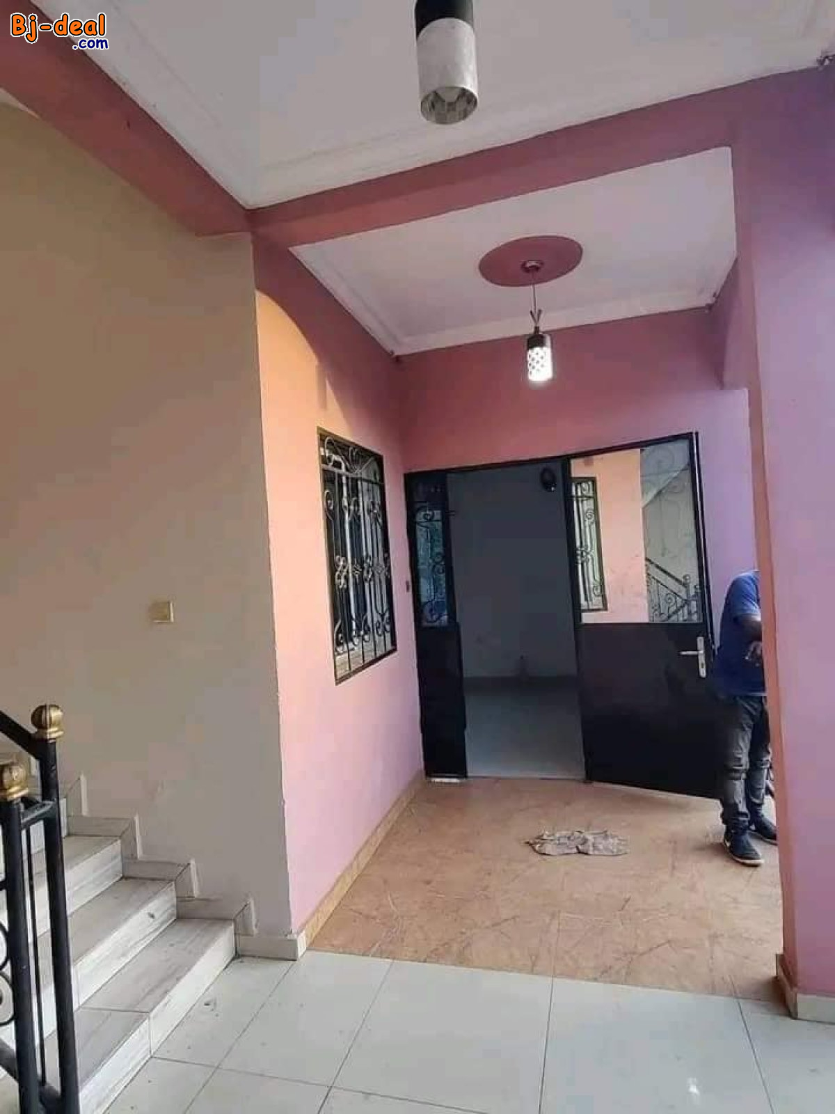 Image principale de Studio avec gardien forage parking à Ngousso Moto 150F