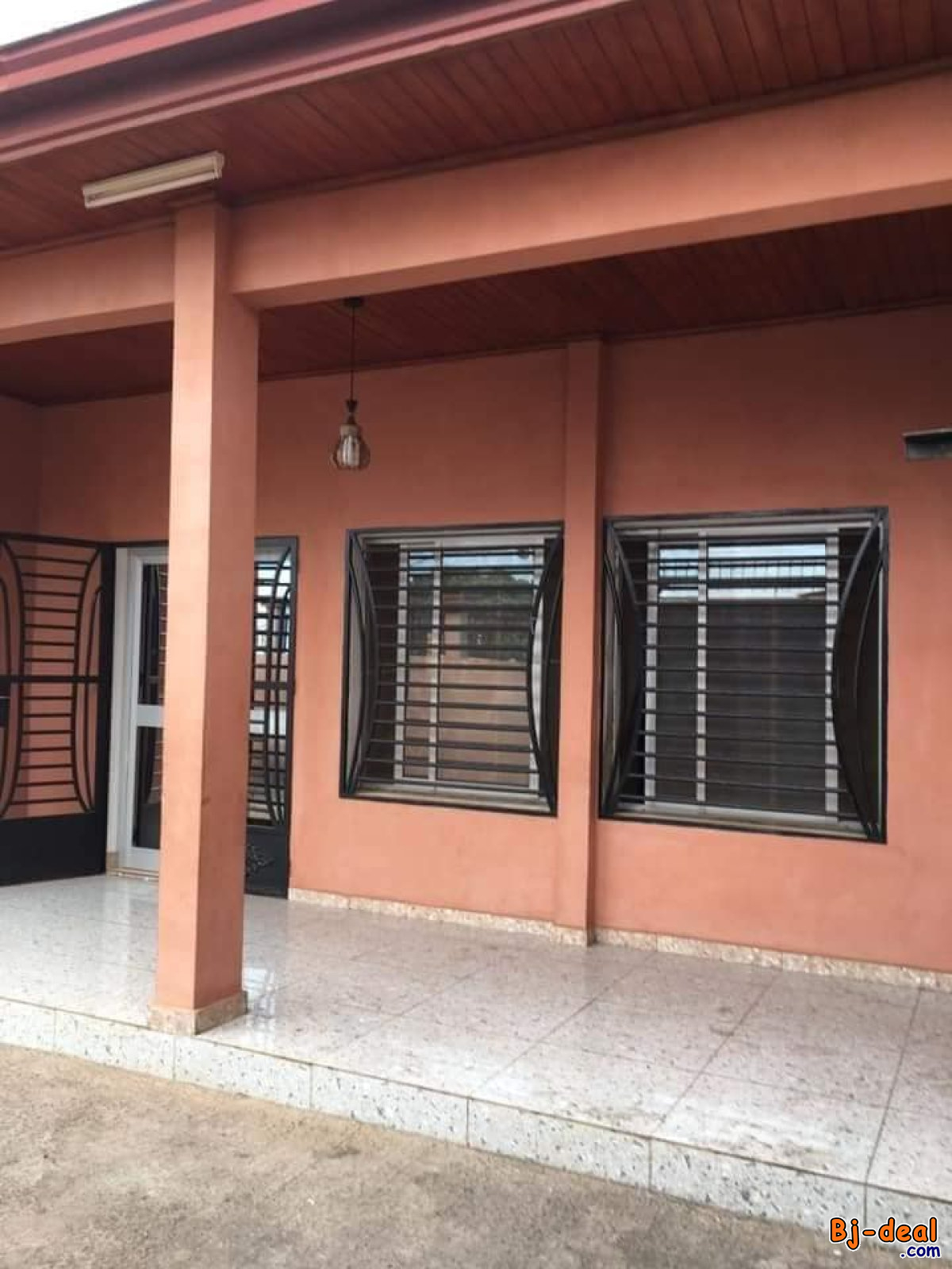 Image principale de Villa avec parking de 3 voitures à Ngousso hôpital général