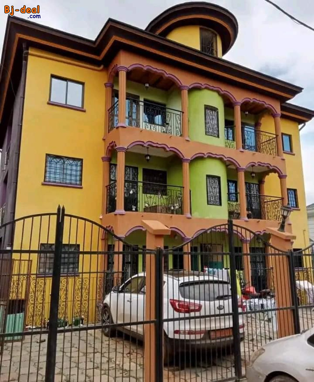 Image principale de Appartement haut standing avec gardien parking forage à Ngousso.Moto