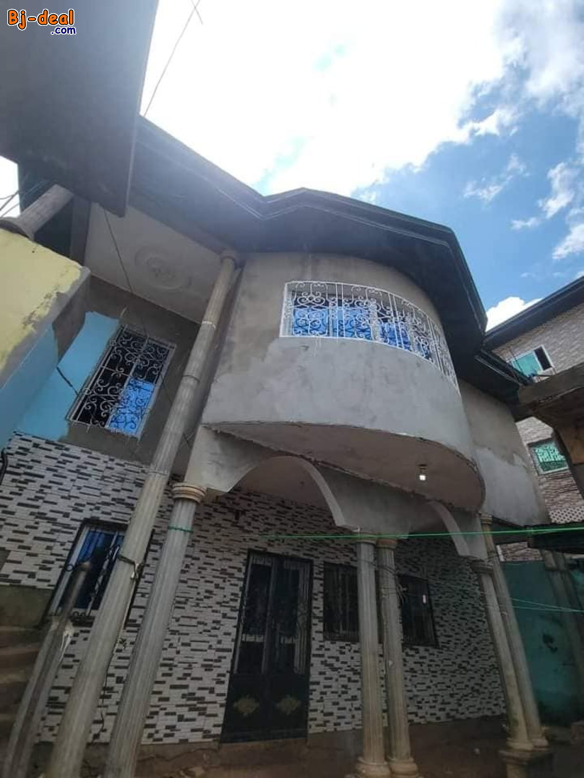 Image principale de Joli appartement neuf avec Parking forage baignoire à Fougerole