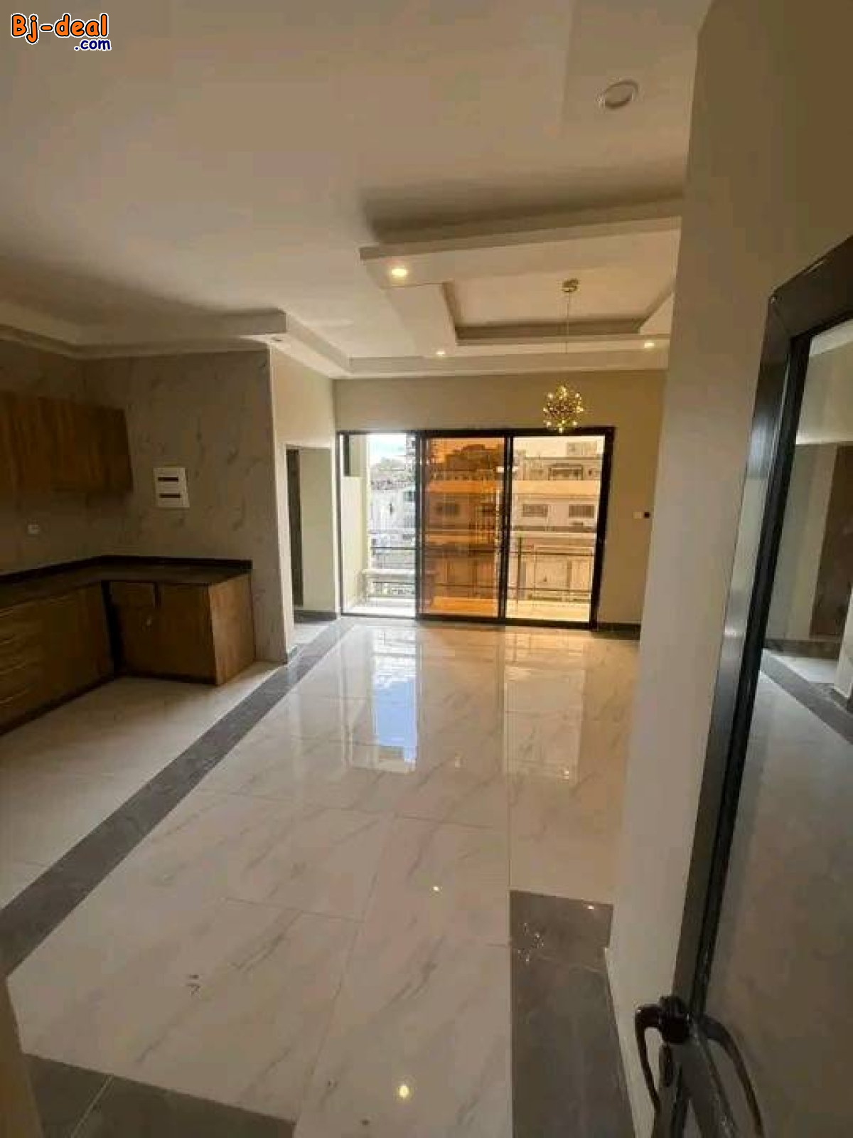 Main image of Studio haut standing climatisé avec groupe électrogène nouvellement construit.