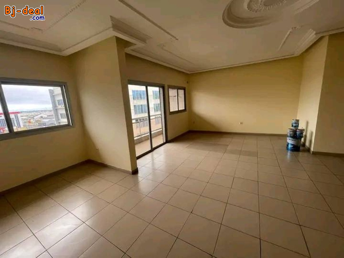 Main image of Vaste appartement haut standing à Bonanjo