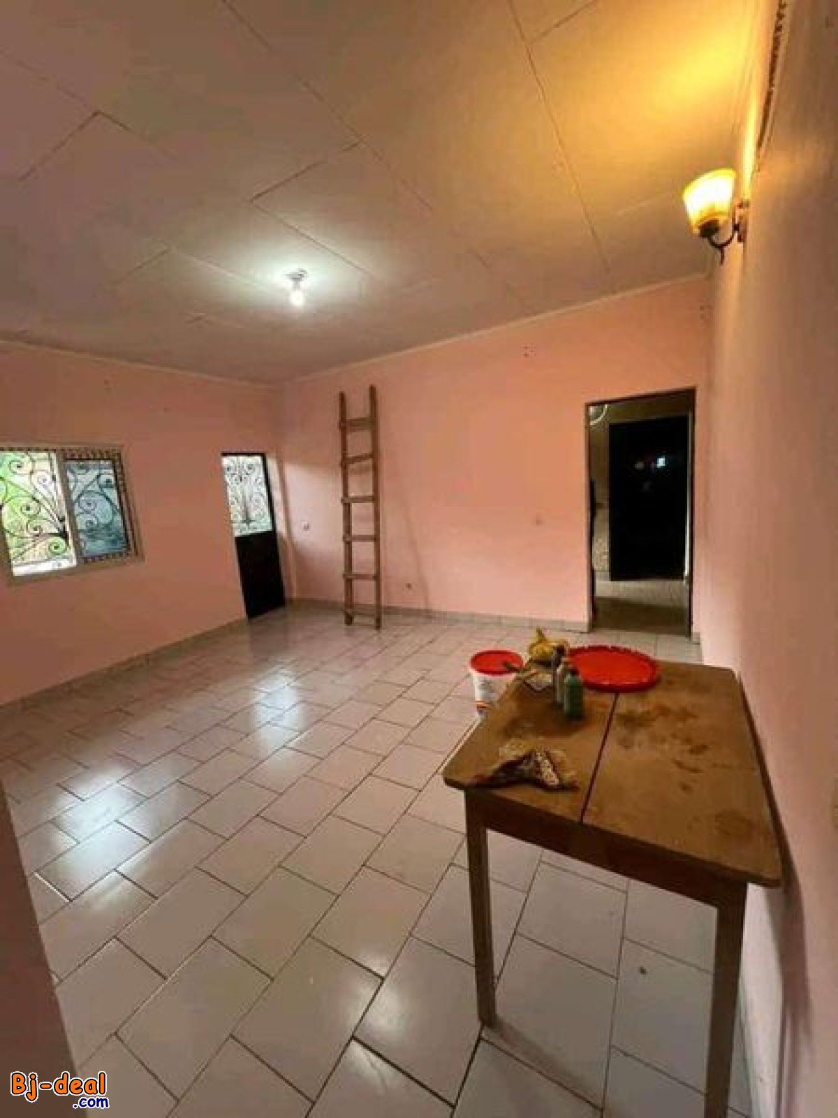 Image principale de Vaste studio avec forage prépayé à Simbock.Moto 100f ou a pieds