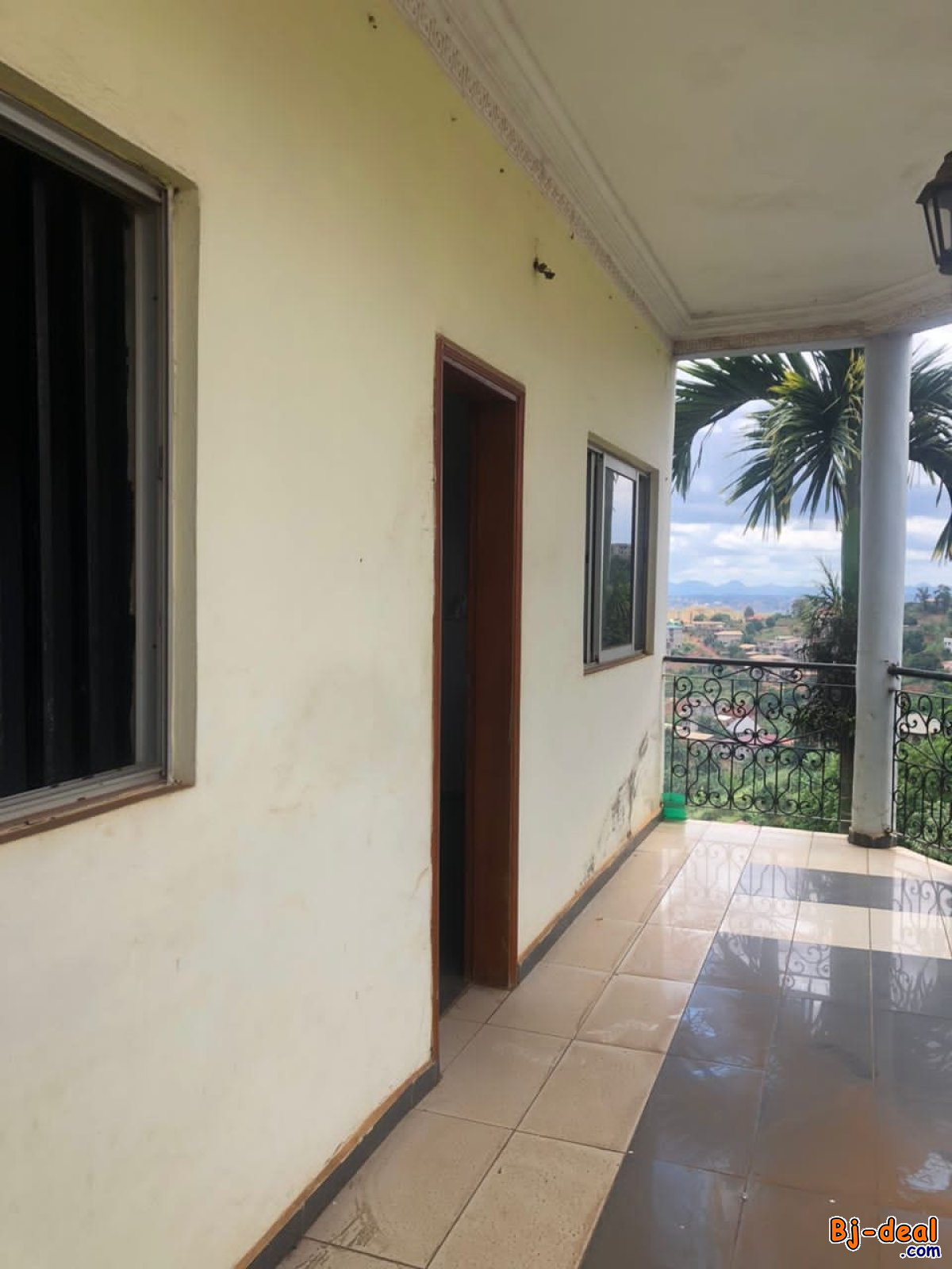 Image principale de Appartement avec eau chaude parking forage à Emana accès goudronné