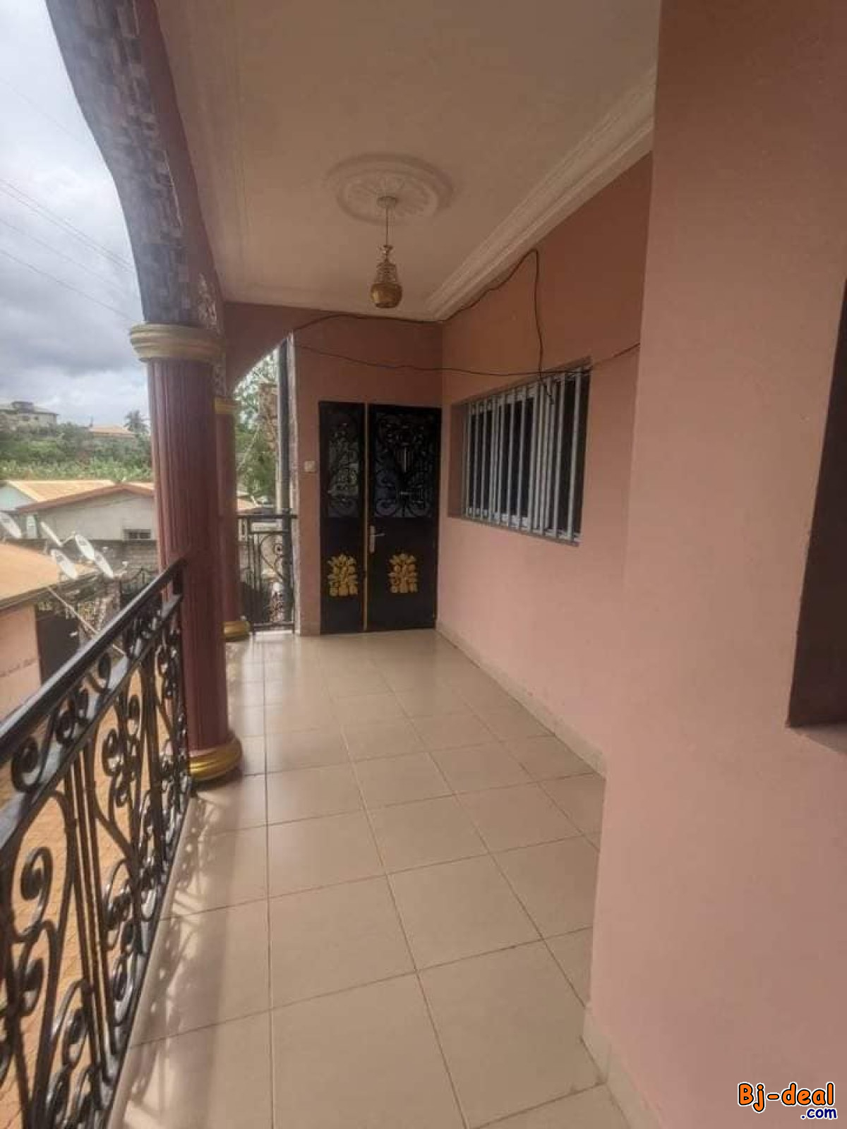 Image principale de Appartements avec, forage parking à Mendong.Moto 200F