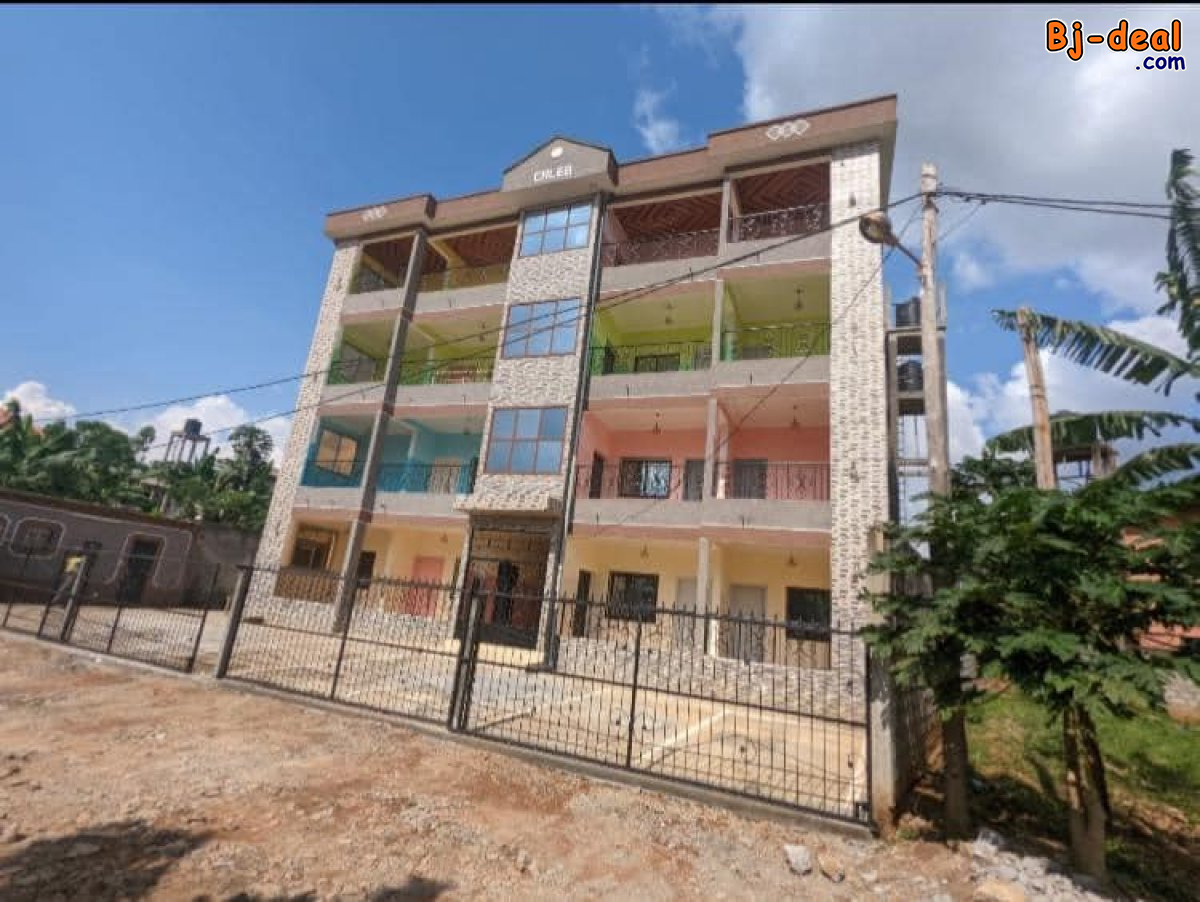 Image principale de appartement avec eau chaude, forage parking à Odza fecafoot.Moto200f