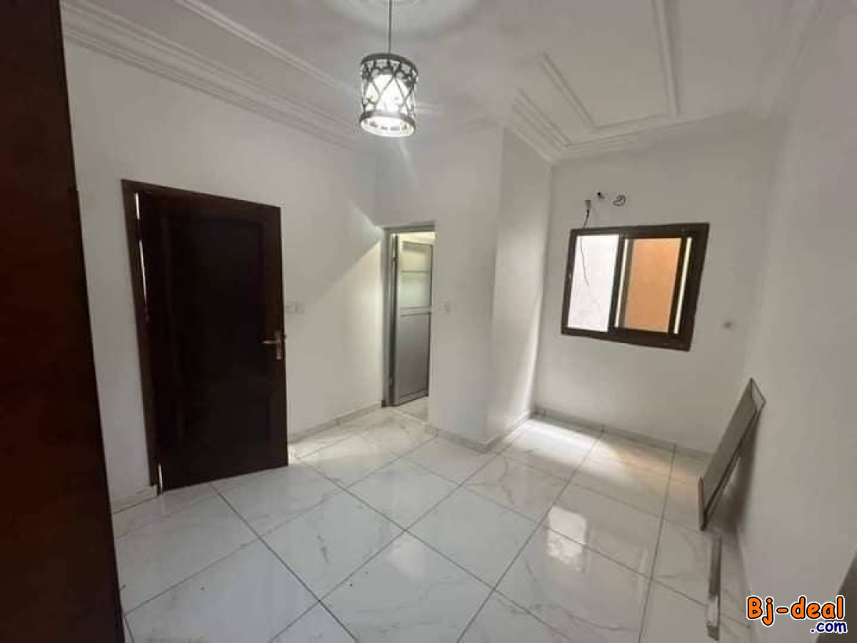 Image principale de appartement haut Standing avec Clim eau chaude gardien parking à Etoa Meki