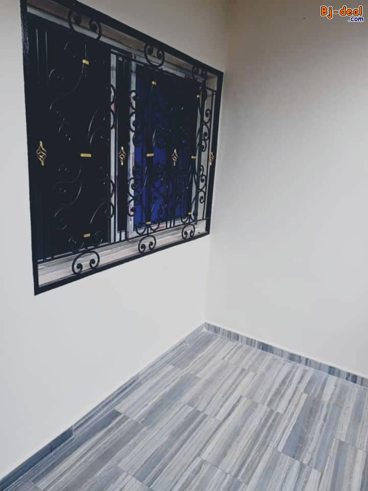 Image principale de Studio neuf avec clim, eau chaude, parking à Emana borne fontaine