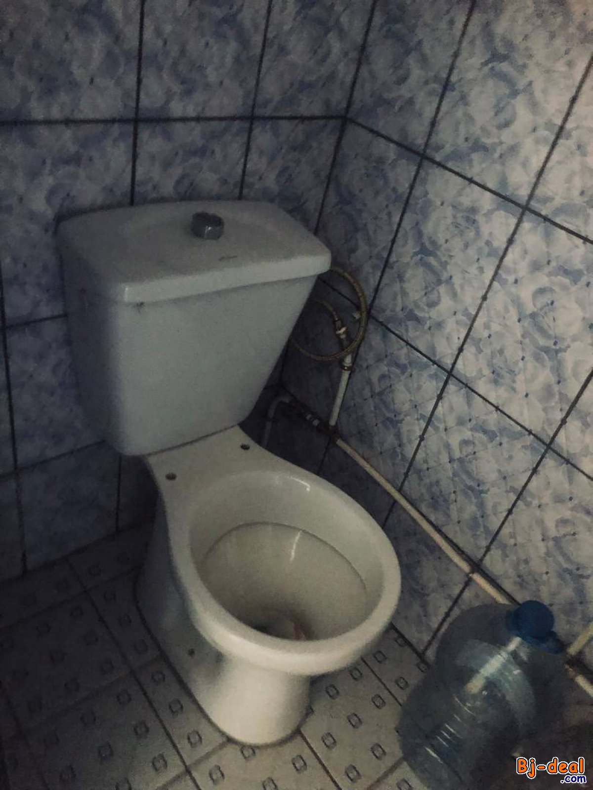 Image principale de Grande boutique avec toilette a Elig Essono.