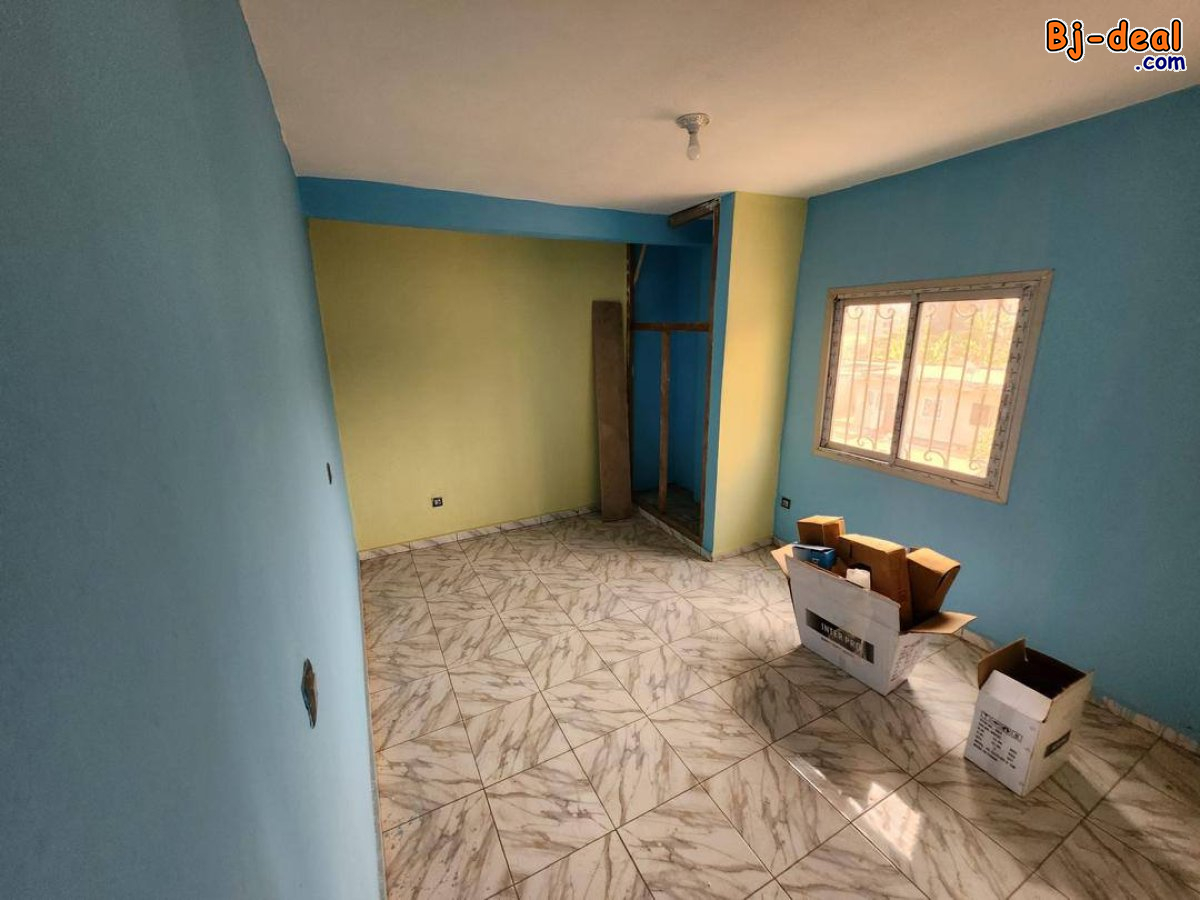 Image principale de bel appart neuf avec eau chaude et wifi à Nkoabang