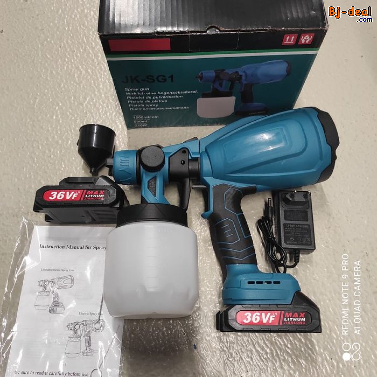 Image principale de Matériel de peinture rechargeable avec 2 puissantes batteries de 36 volts.