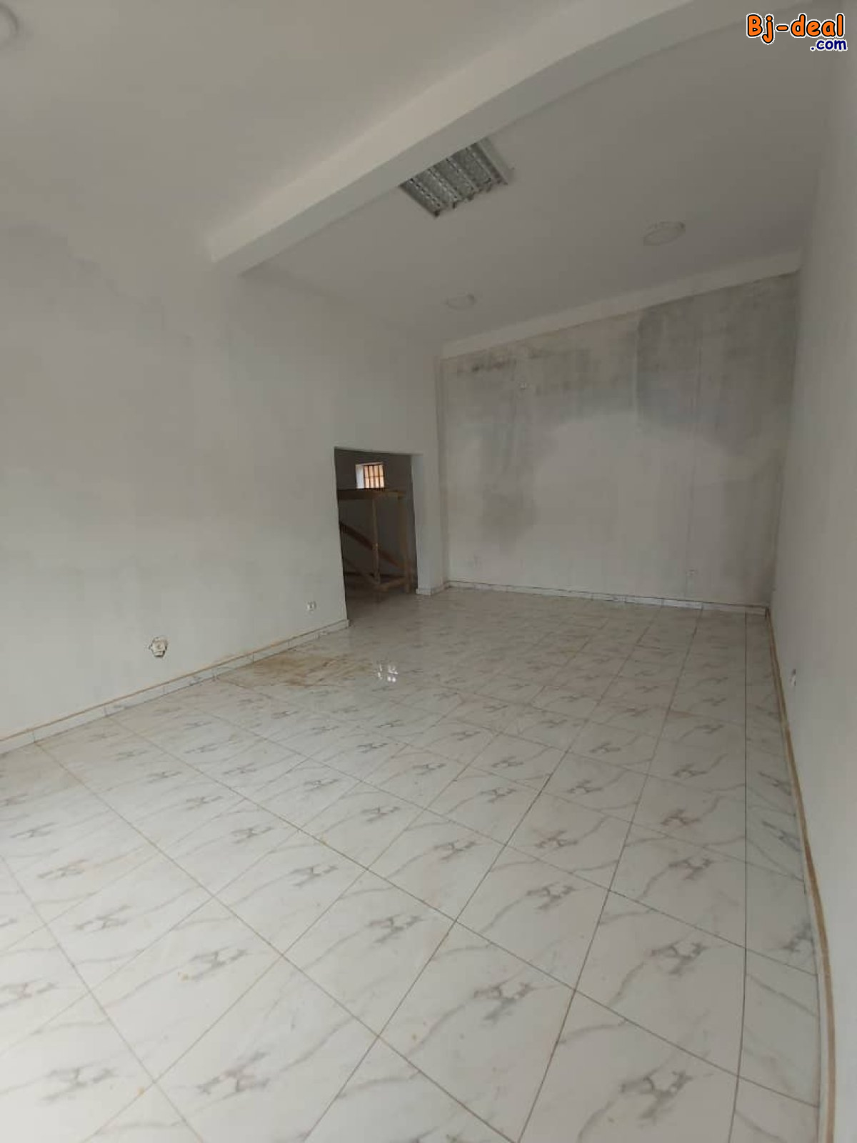 Image principale de Grande Boutique 02 Pièces avec Affluence assurée à Biyem-Assi