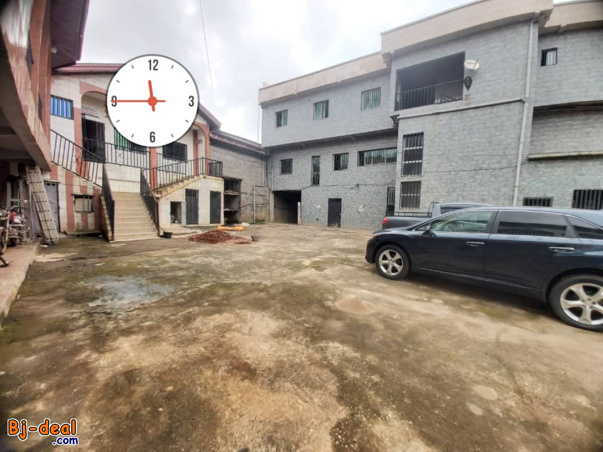 Image principale de Vaste Bureau Bon Standing à louer à 5min du Centre Ville