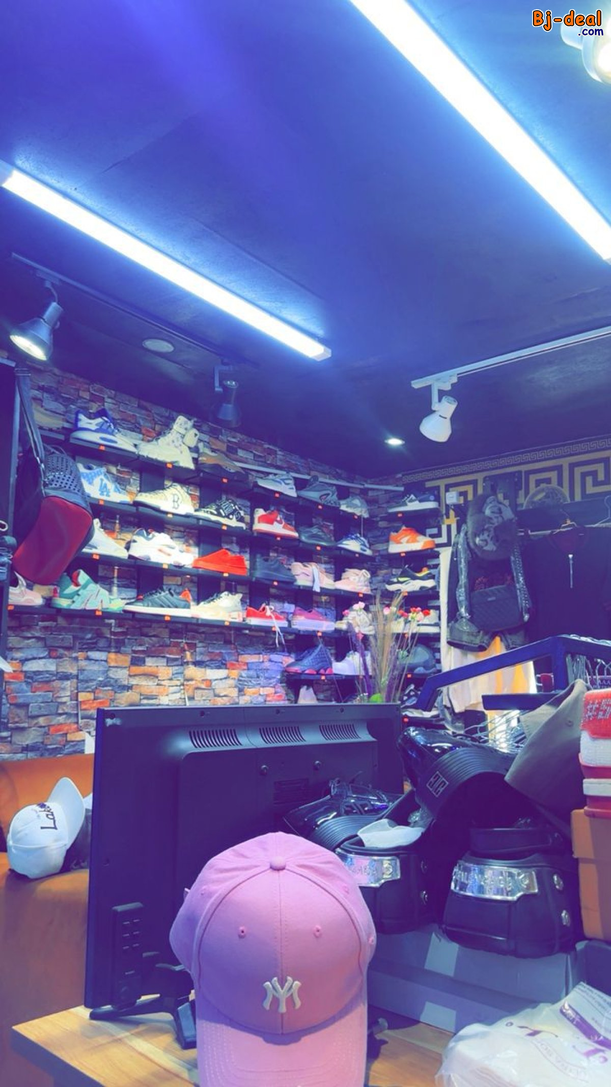 Image principale de Fond de Commerce d&amp;#039;un Magnifique Shooping Bon Standing à vendre à Mvog-Beti