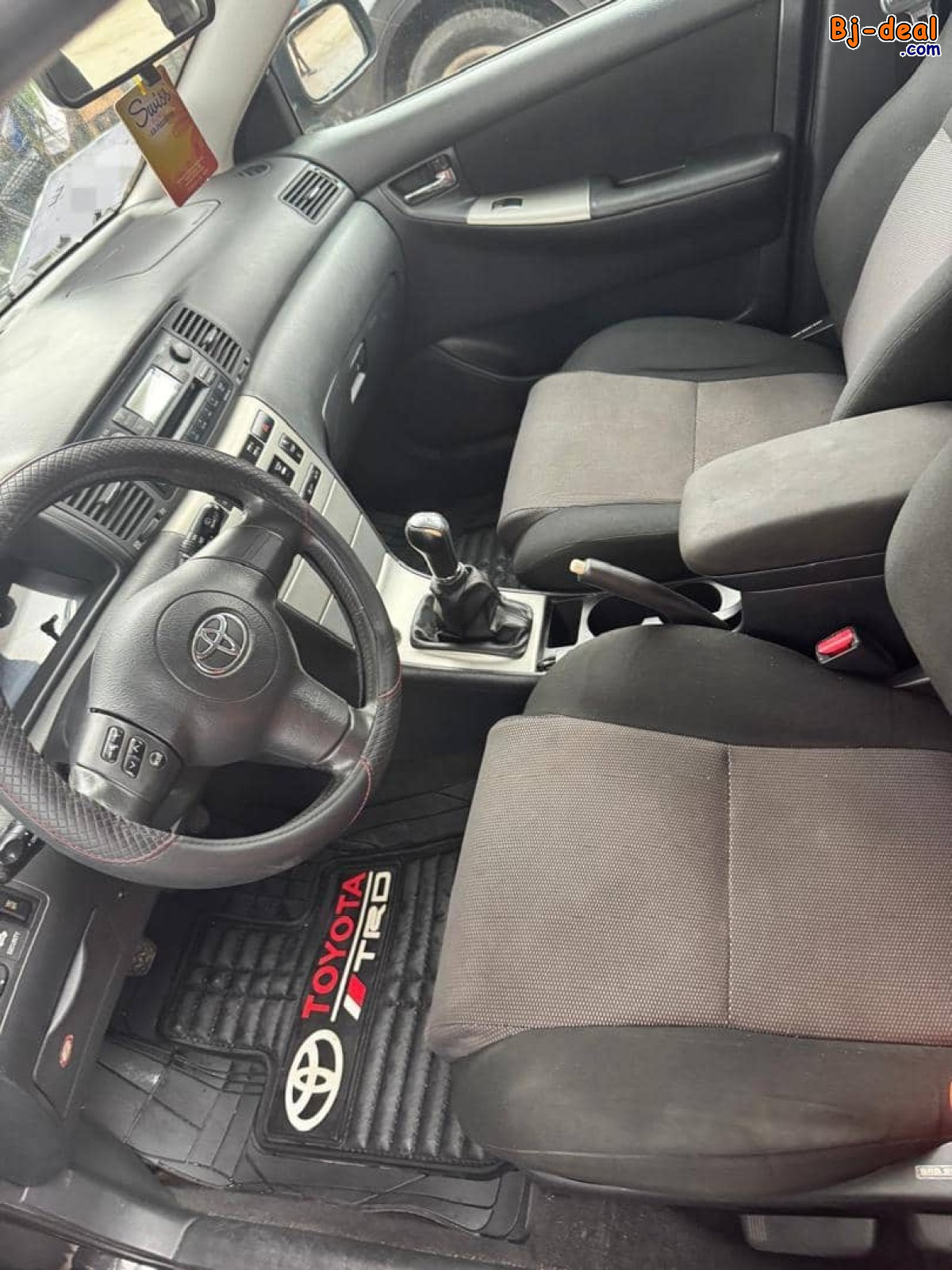 Main image of TOYOTA COROLLA ANNÉE 2006