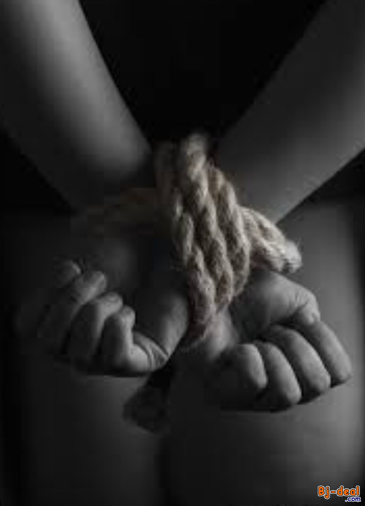 Main image of Dominateur BDSM dispo pour femmes hommes et couples