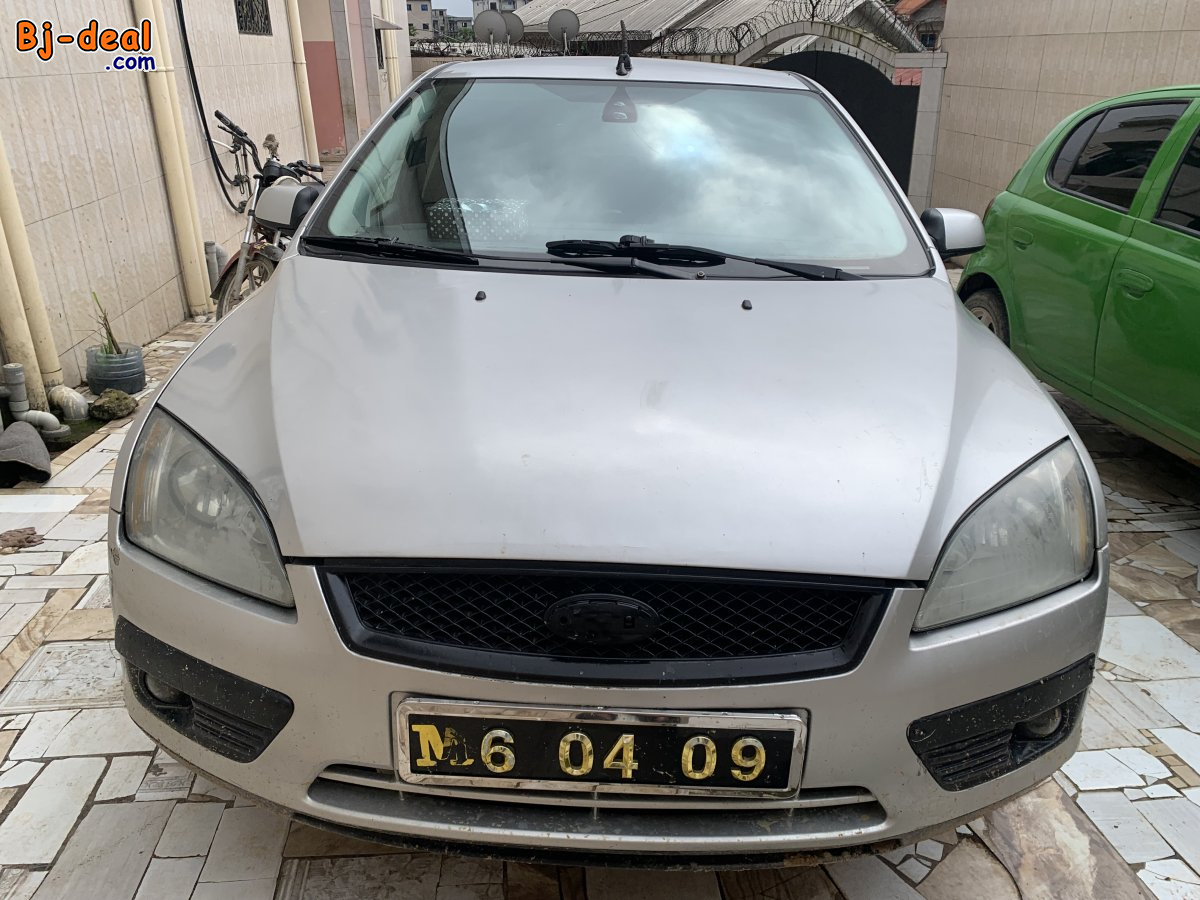 Main image of FORD FOCUS ANNÉE 2008 gris