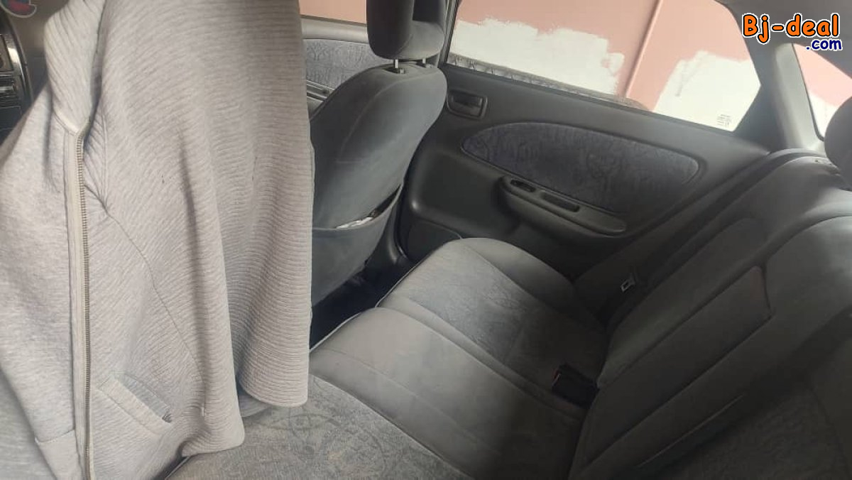 Main image of TOYOTA AVENSIS ANNÉE 1998