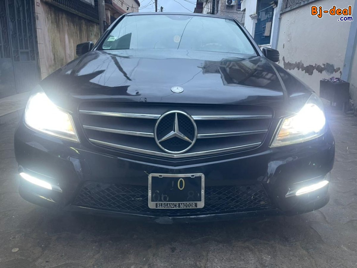 Main image of MERCEDES C300 4matic année 2012