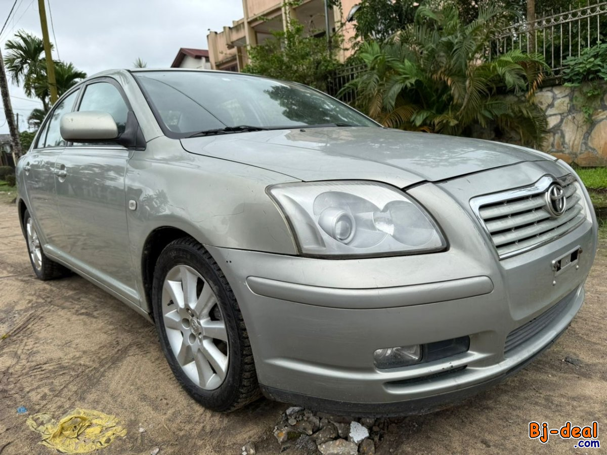 Image principale de TOYOTA AVENSIS ANNÉE 2005