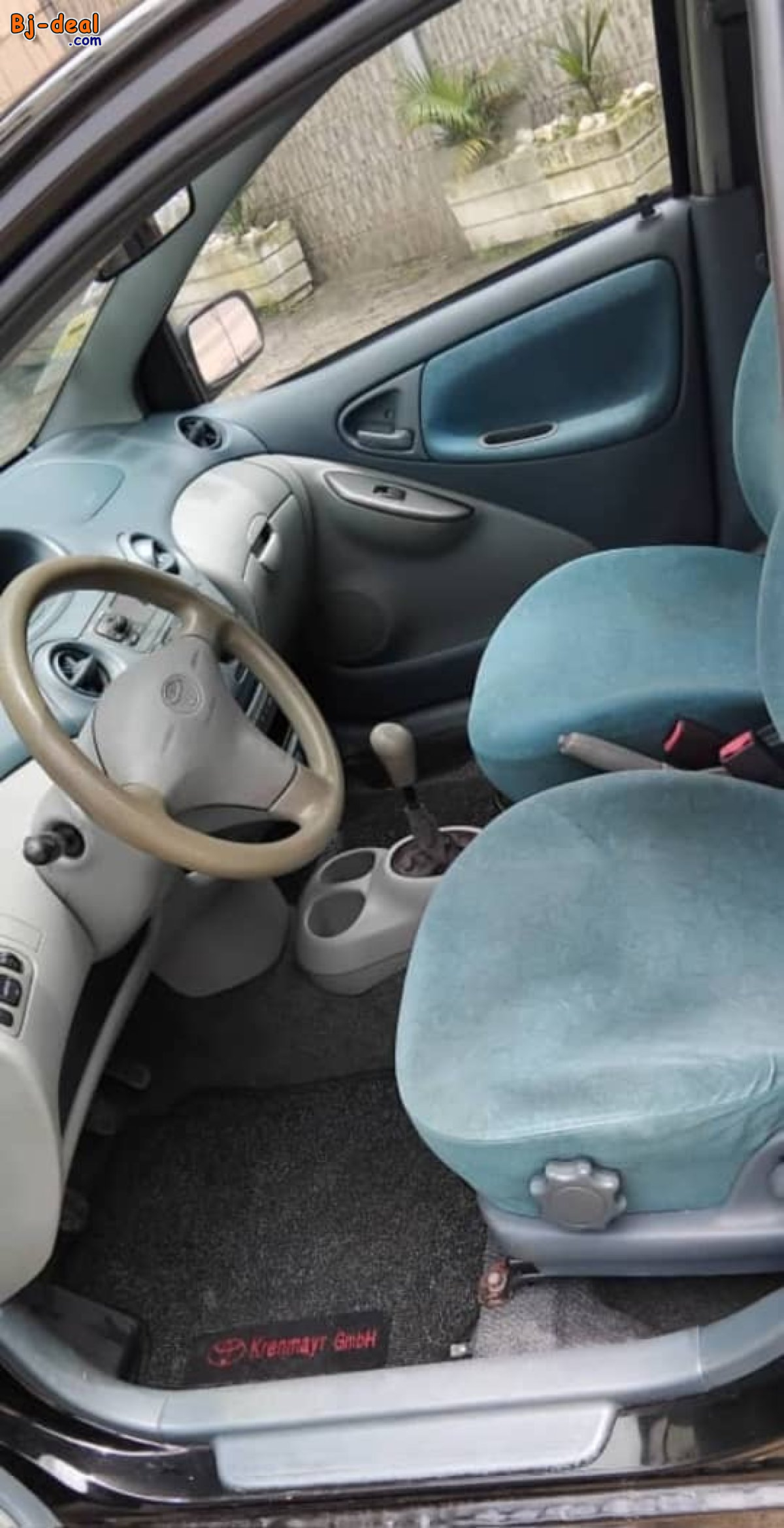 Main image of TOYOTA YARIS ANNÉE 2001