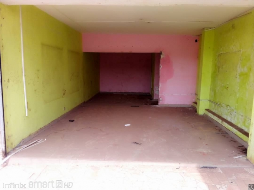 Image principale de Boutique a louer Mvog ada avec toilette interne