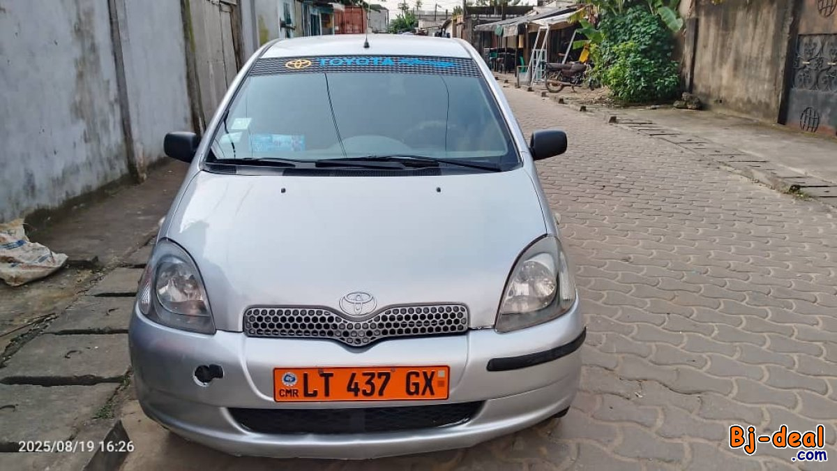 Main image of TOYOTA YARIS ANNÉE 2004