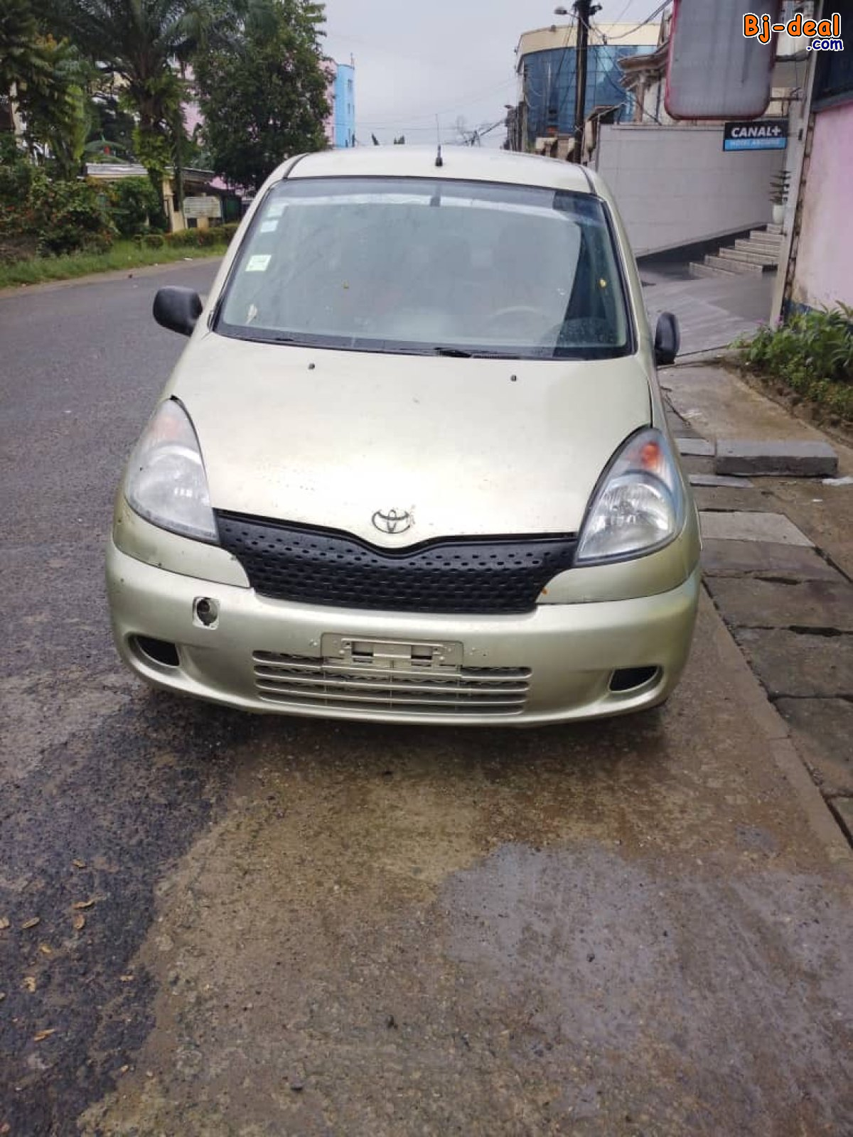Image principale de TOYOTA YARIS VERSO OCCASION CAMEROUN