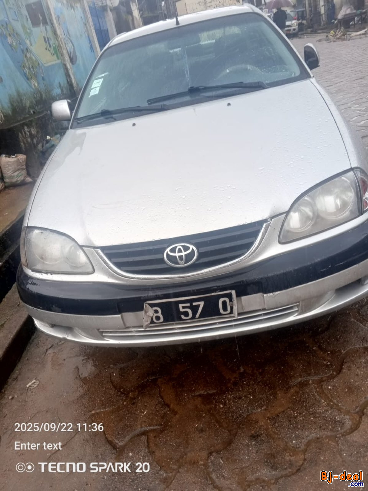 Main image of TOYOTA AVENSIS ANNÉE 2002