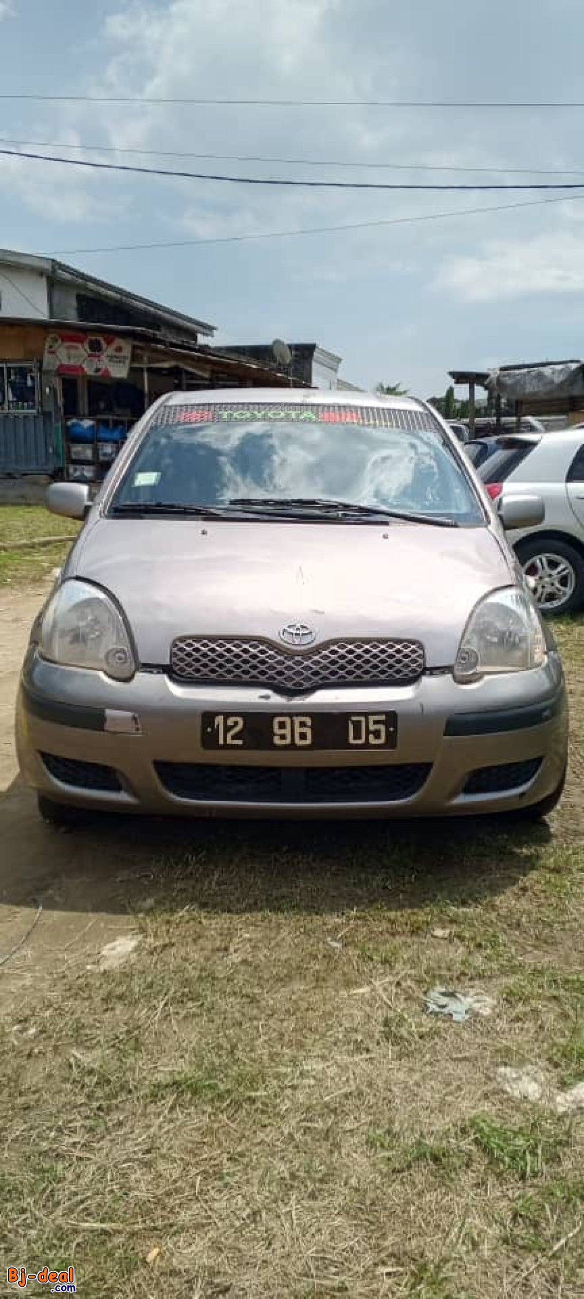 Image principale de TOYOTA YARIS ANNÉE 2005