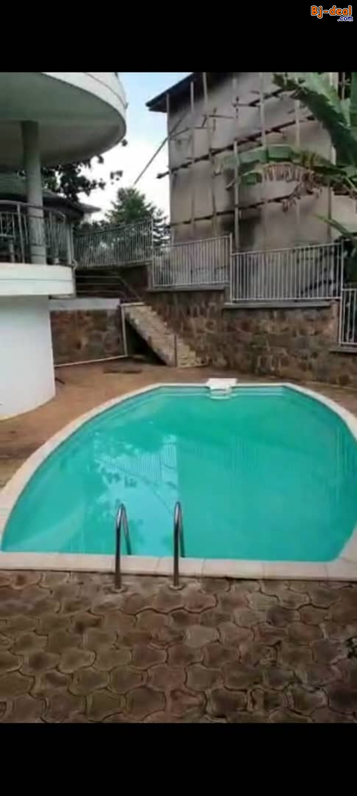 Image principale de Somptueux Duplex Titré de 812m² à vendre au Complex BEAC Mvan