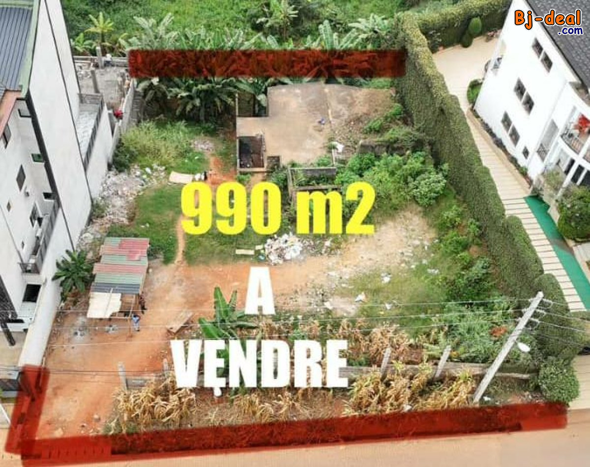 Main image of Terrain Titré de 990m² à vendre à Omnisports