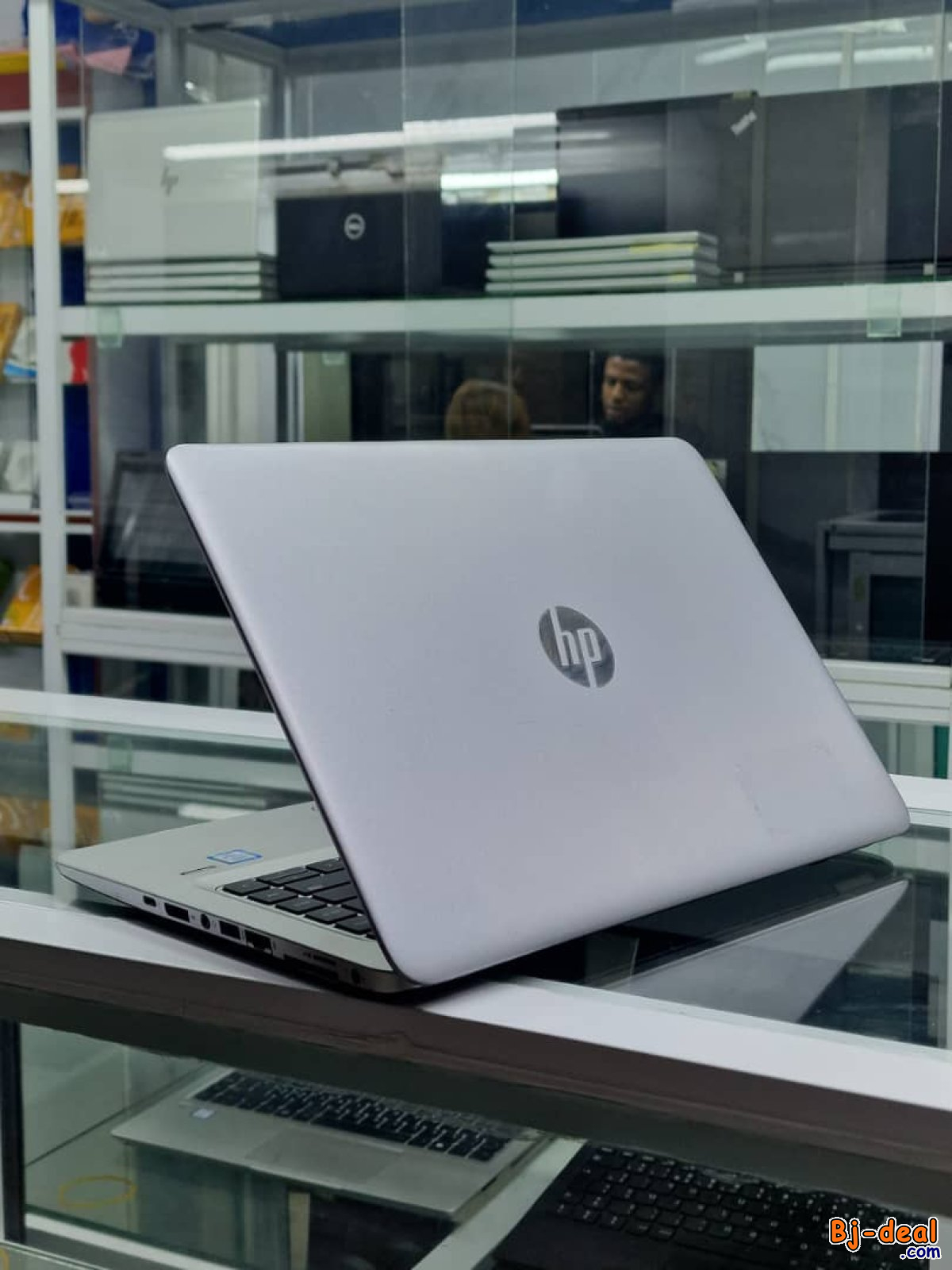 Image principale de Ordinateur portable de très bonnes qualités