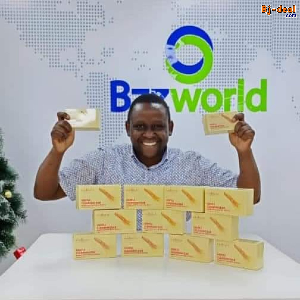 Main image of SAVON MINOSEED  AU GINSENG ET AUX PARTICULES DE FEUILLES D’OR LUXUEUSES....DOUALA