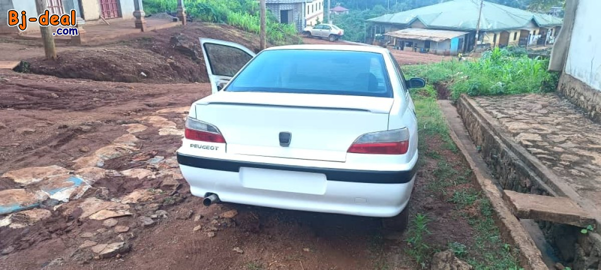 Image principale de Jolie Peugeot 406 Année 1997 à vendre à Yaoundé