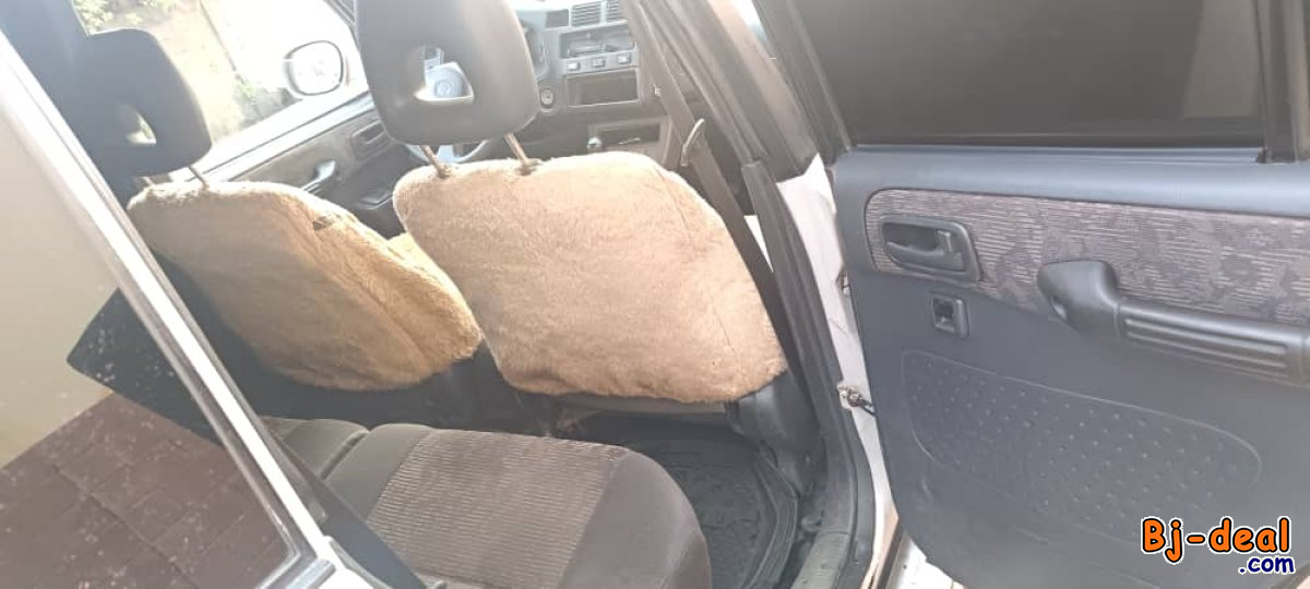 Image principale de Toyota Rav4 Année 1999 à vendre à Yaoundé