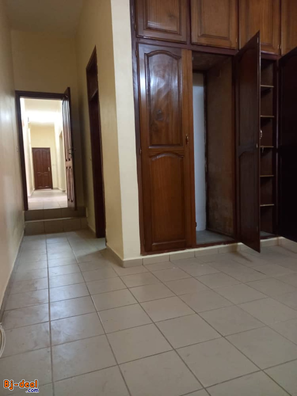 Image principale de Magnifique Appartement Individuel Bon Standing à louer à Biyem-Assi