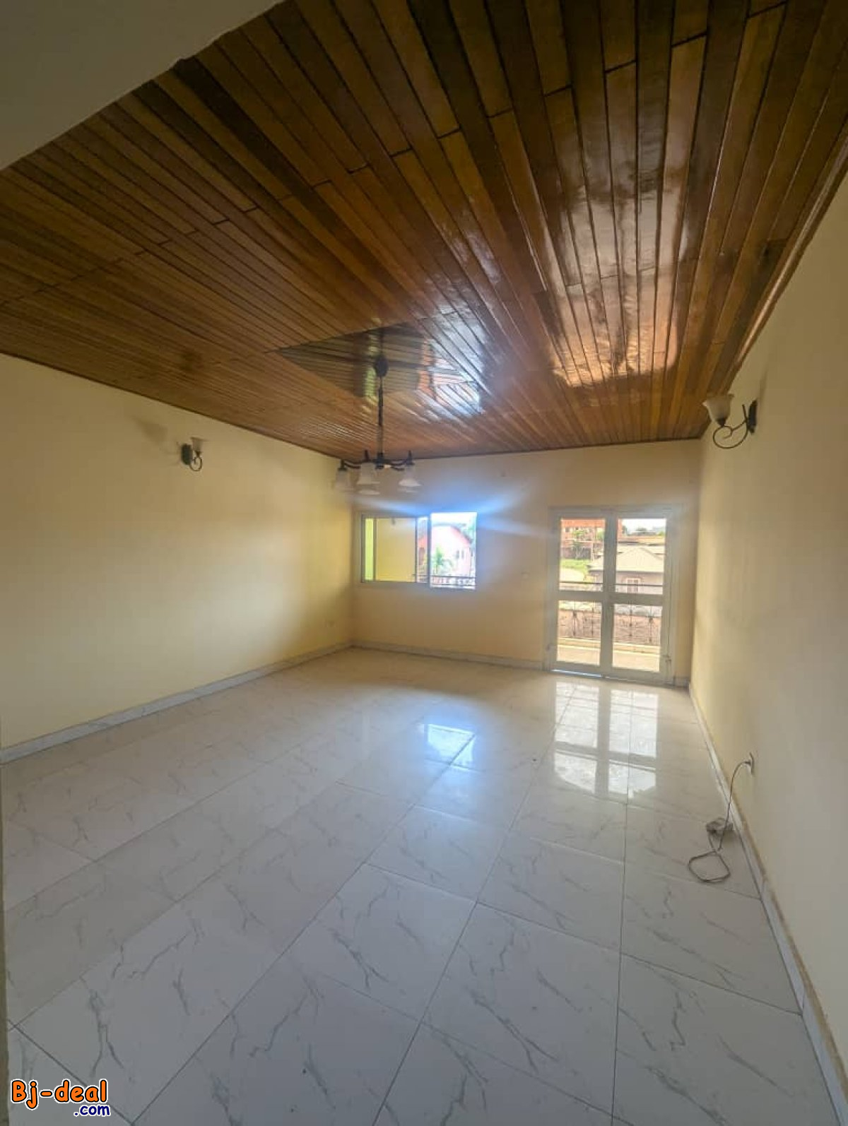 Image principale de Vaste Appartement Bon Standing à louer à Odza