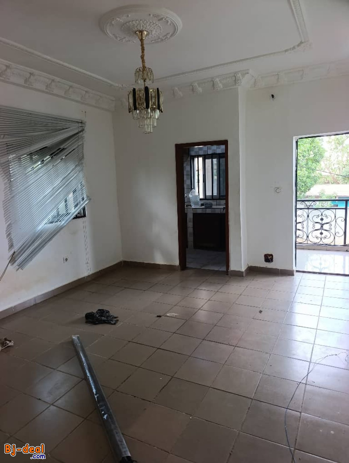 Image principale de Vaste et Magnifique Studio Bon Standing à louer à Awae Escalier