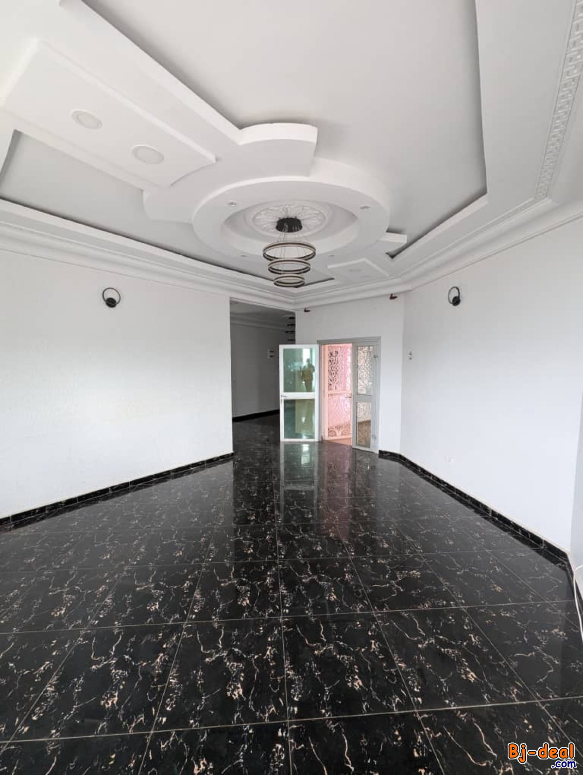 Image principale de Magnifique et Vaste Appartement Haut Standing à louer à Odza