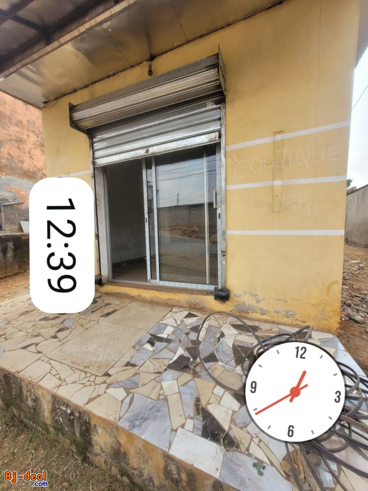 Image principale de Espace Commercial à louer en Route à Effoulan