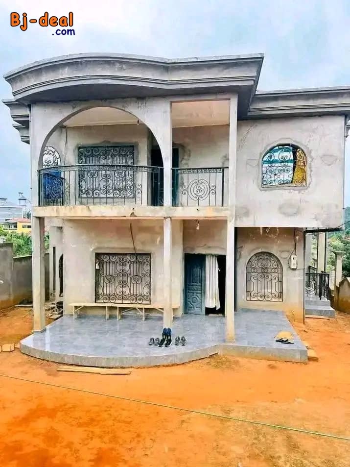 Image principale de Magnifique Duplex de 500m à vendre à Nkolda