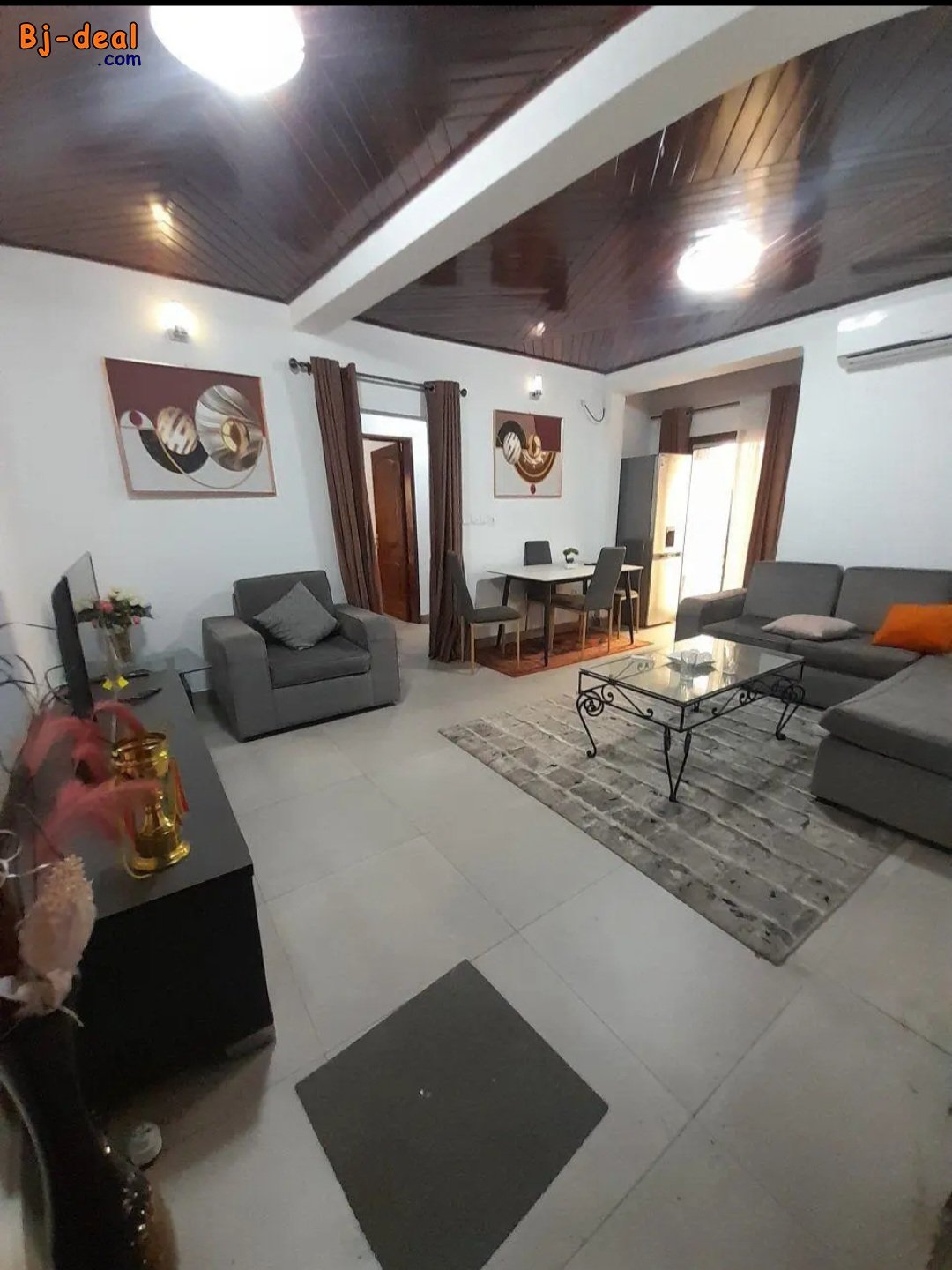 Main image of Appartement a louer à akwa en bordure de route