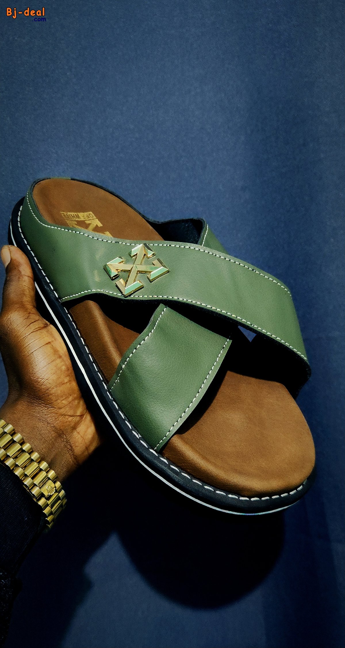 Image principale de élégance artisanale aux pieds des hommes de caractère
