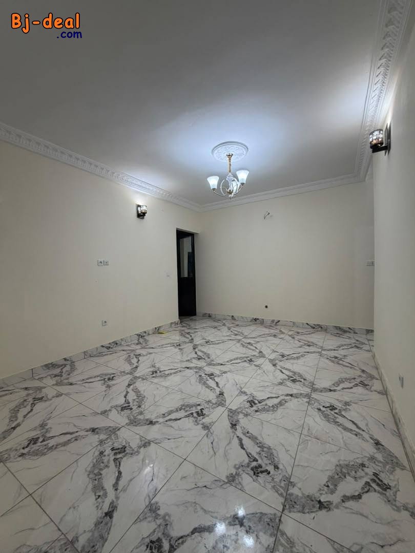 Main image of Magnifique studio avec eau chaude gardien parking en bordure à Nkolfoulou