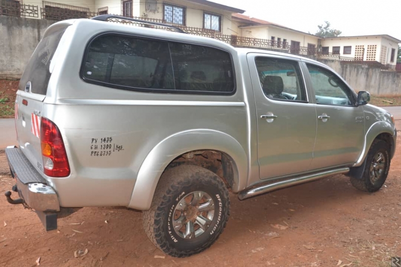 Main image of FABULEUSE TOYOTA HILUX 4x4 A LOUER AVEC CHAUFFEUR