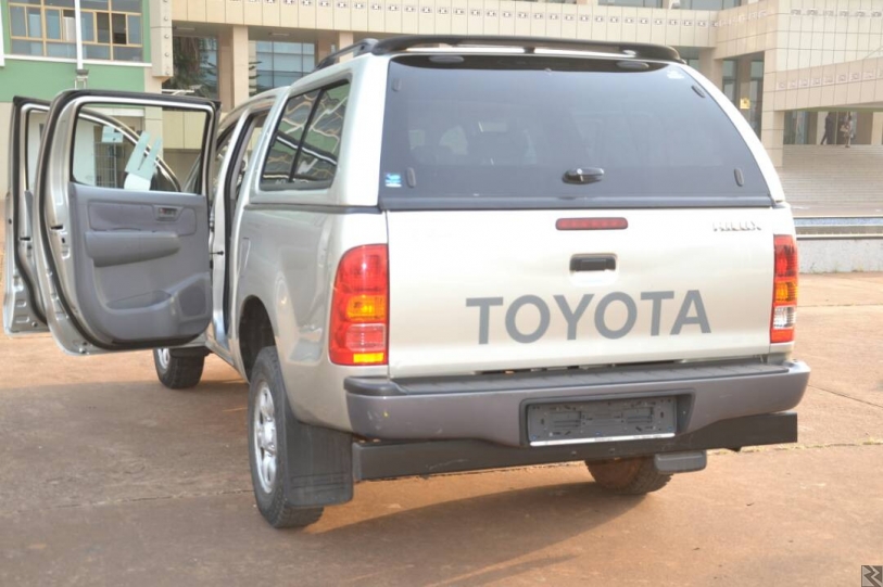 Main image of ROBUSTES TOYOTA HILUX  4x4  A LOUER AVEC CHAUFFEUR